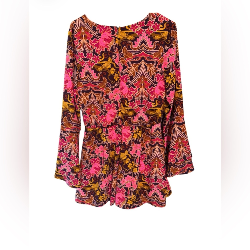 Gianni Bini GB Floral Boho Romper Size L Pink Burgundy Bell Sleeve - Picture 3 of 3